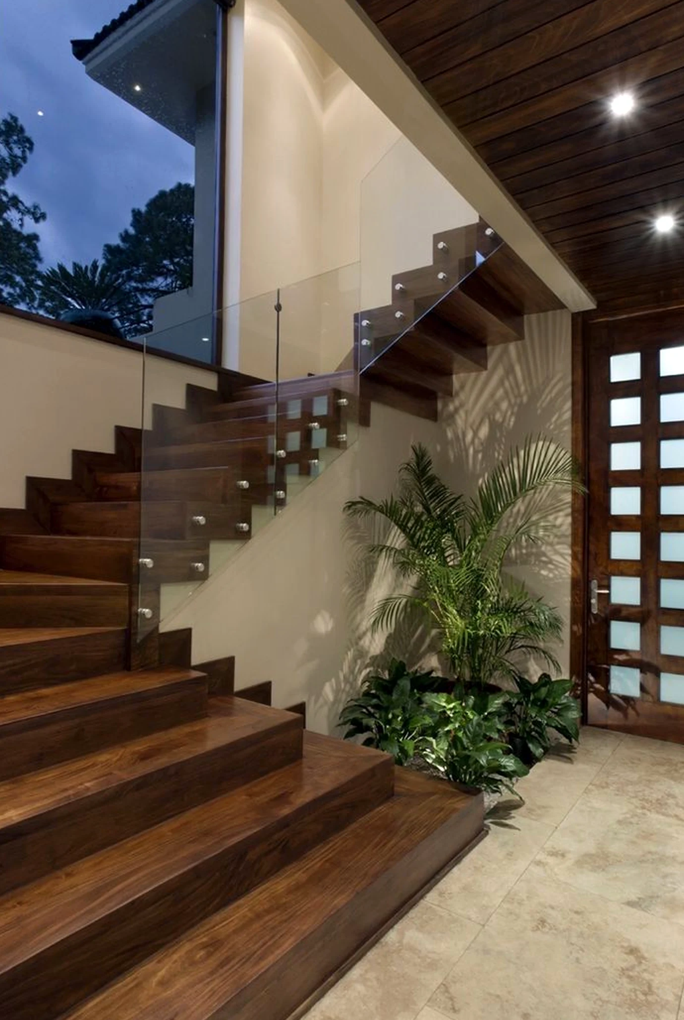 Quiet floor pattern introduces charm into the outdoor space, keeping the atmosphere pleasantly composed.