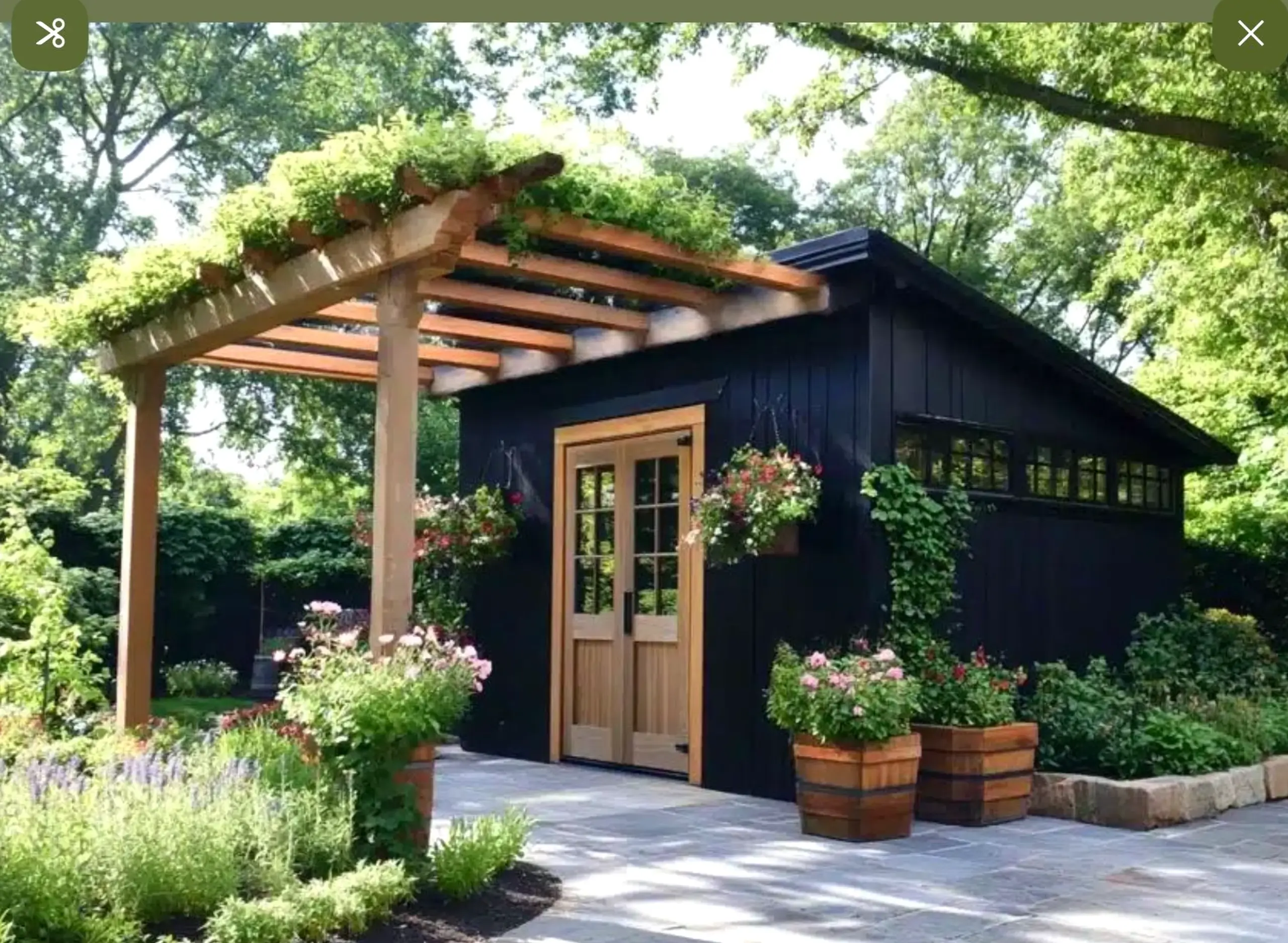 Bright arched doorway supports the backdrop through detail, leaving the space feeling open and lived-in.