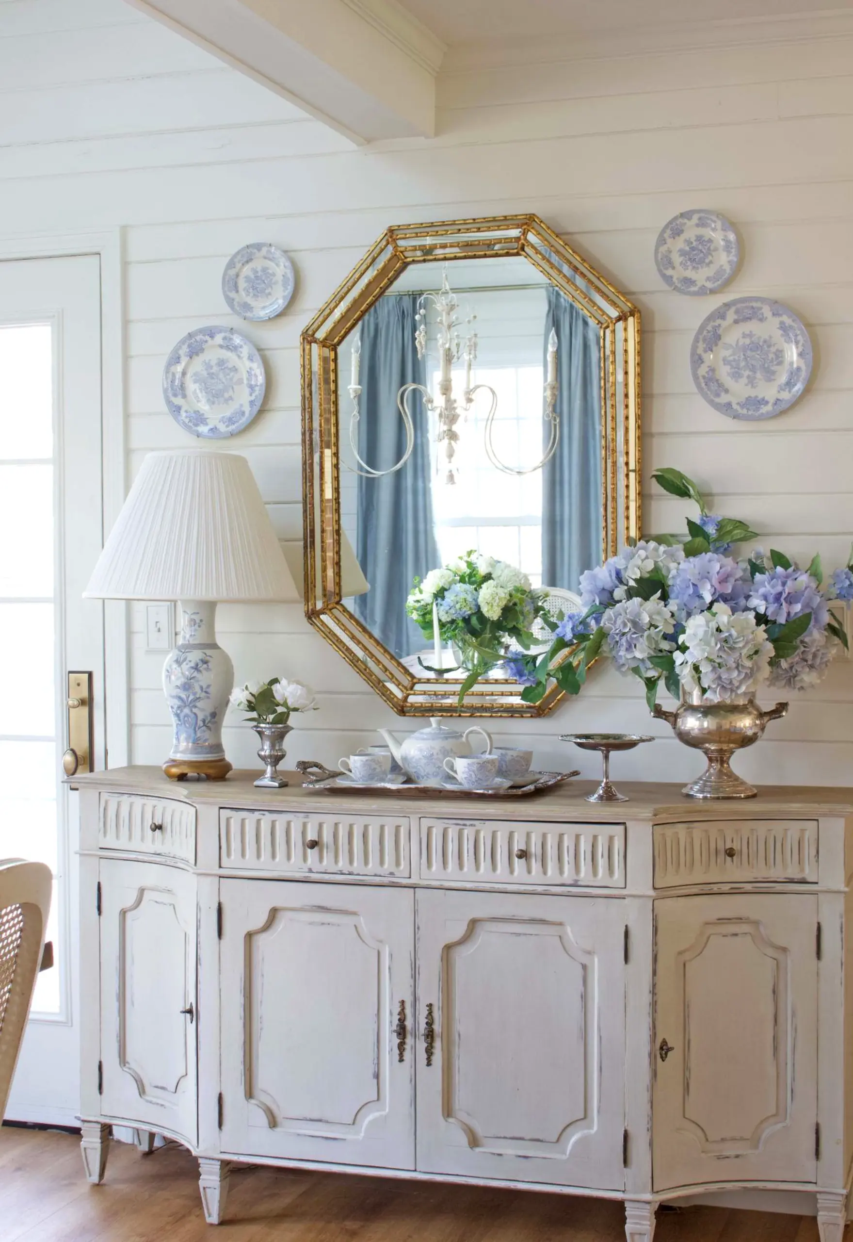 Tactile porch bench anchors the corner with comfort, giving the view a mood that feels comfortable in daily use.