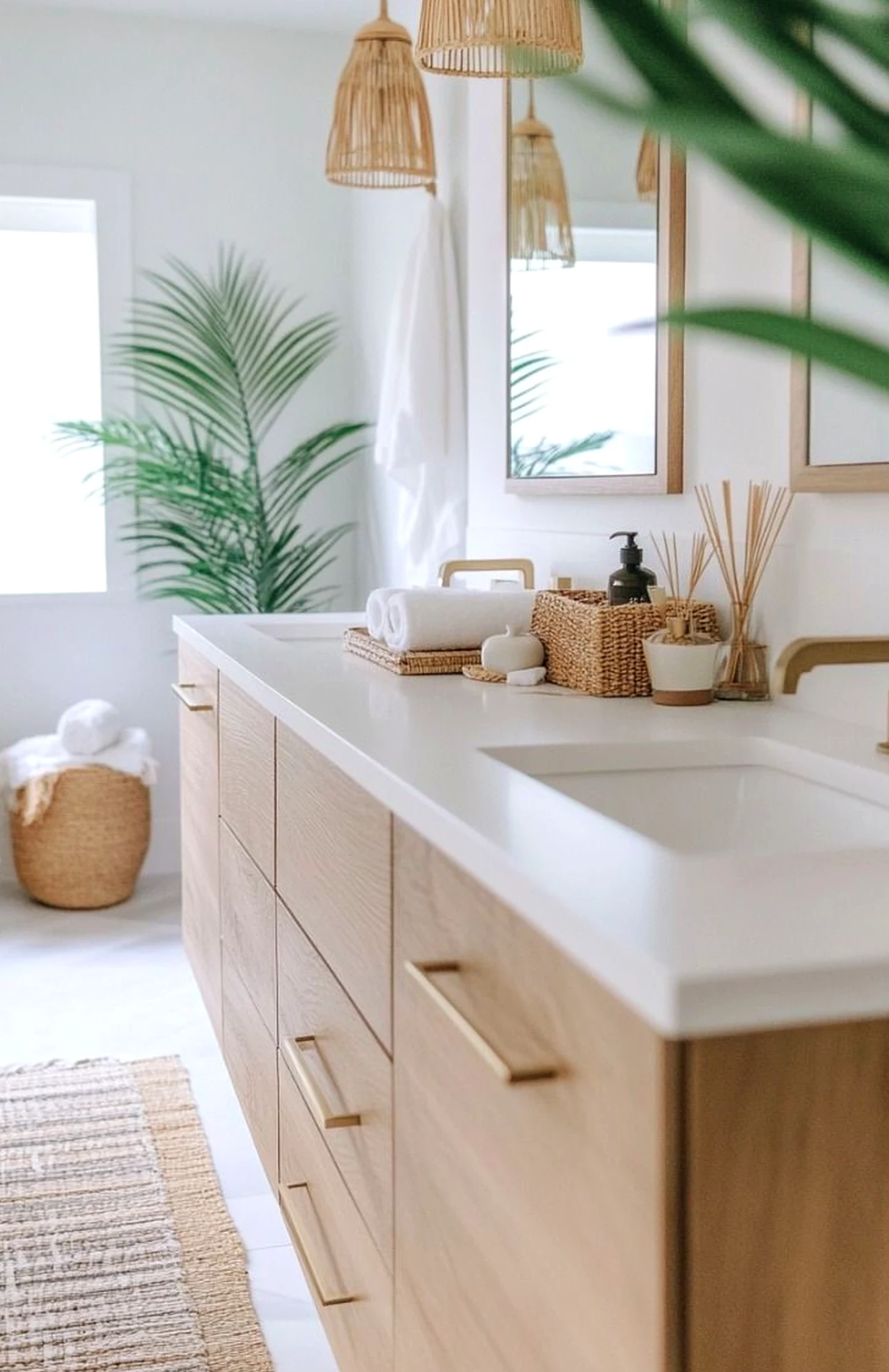 Graceful tile detail brings comfort to the sitting area, creating a mood that feels simple yet expressive.