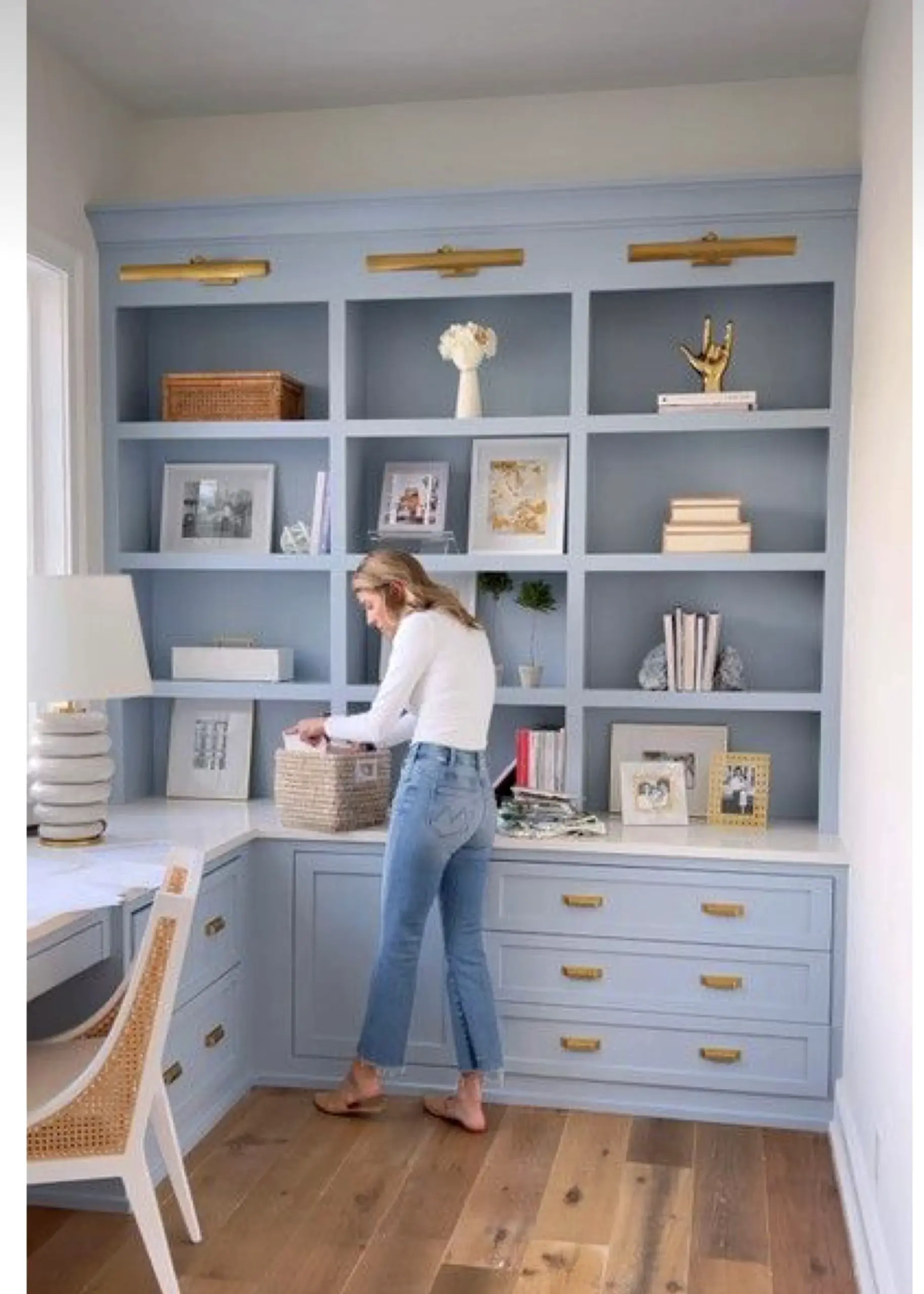 Layered neutral bedroom gives the wall more depth, so the whole view feels open and lived-in.