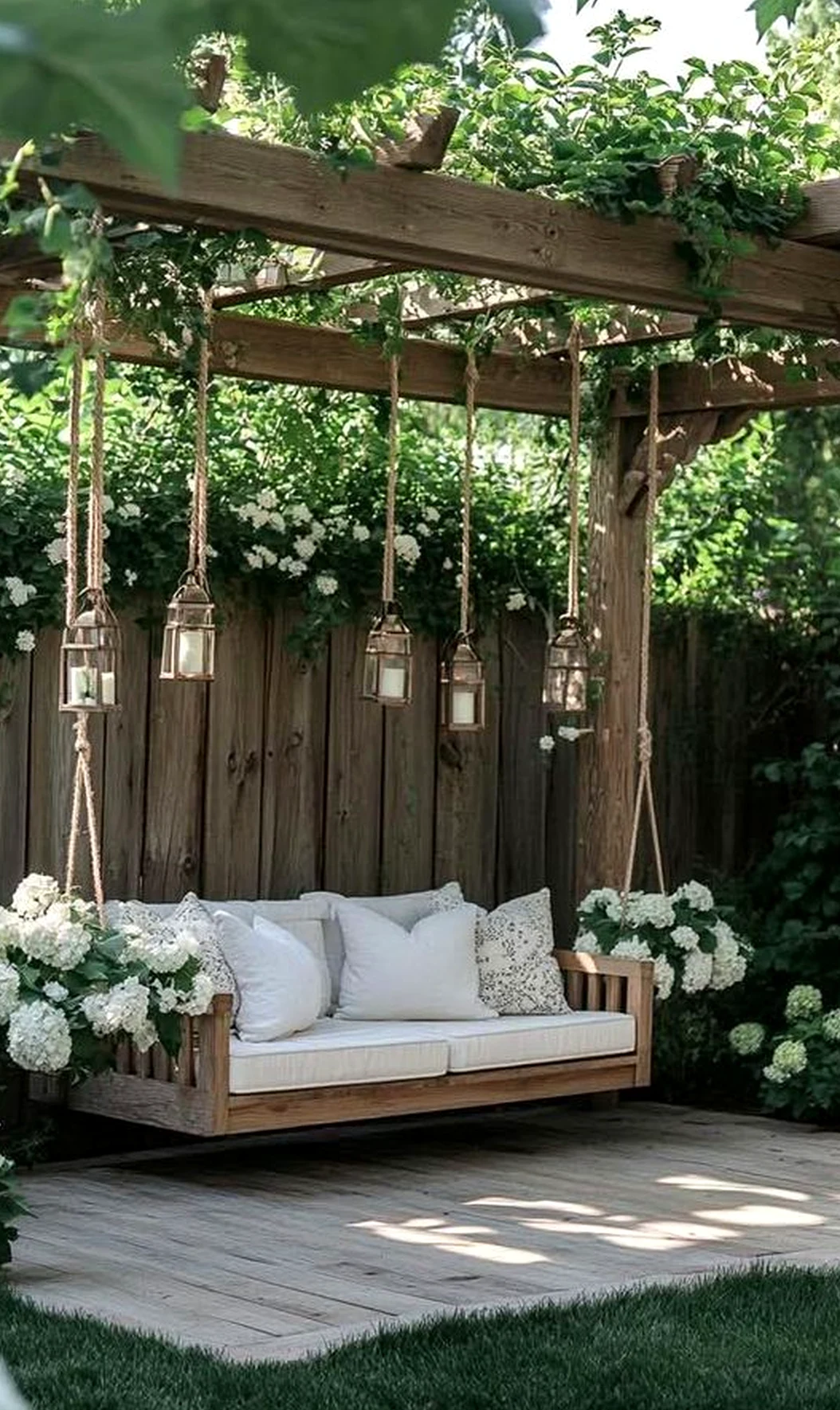 Inviting courtyard view adds shape across the outdoor space, giving the decor a finish that feels quietly finished.