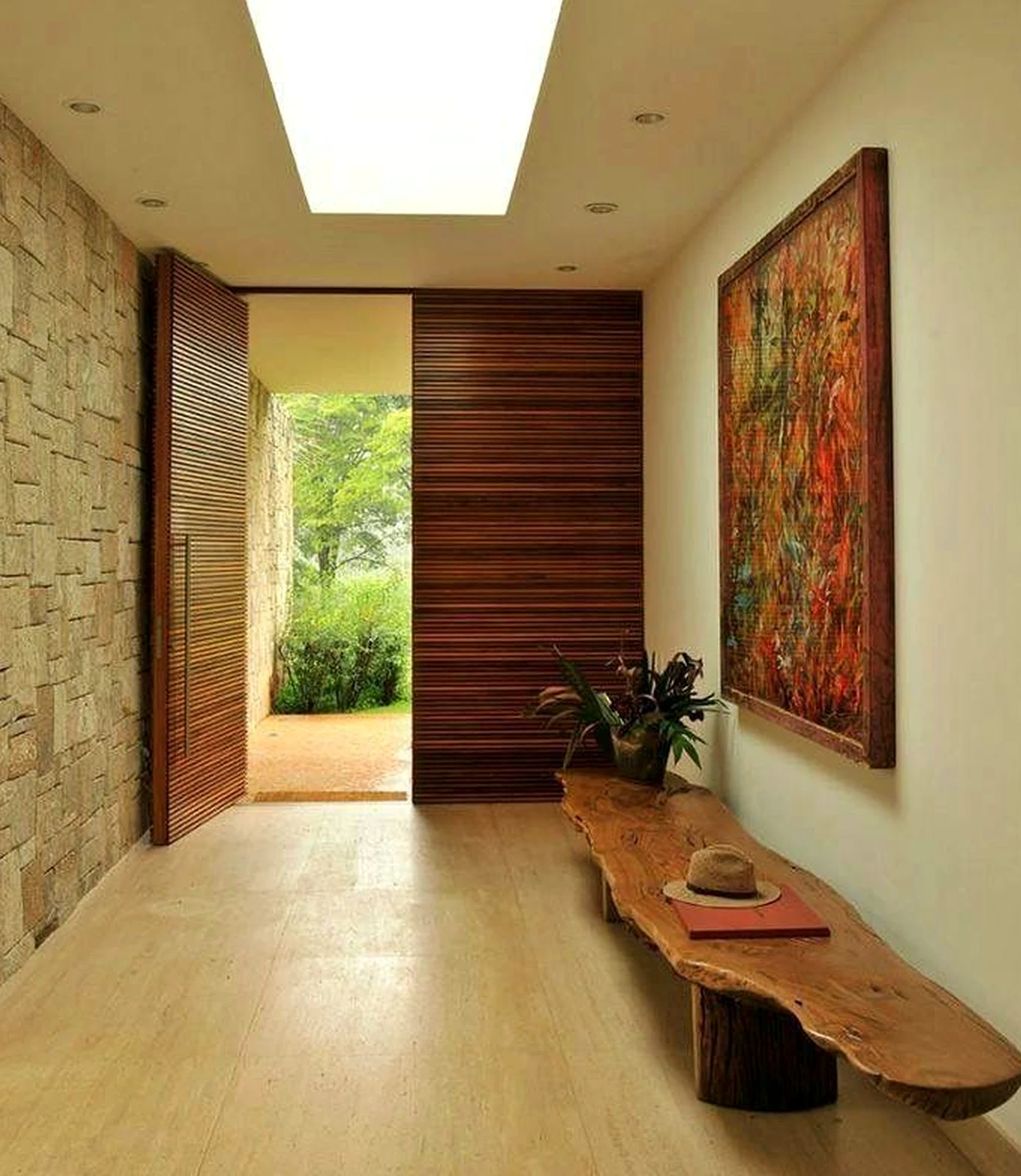 Crisp greenhouse corner gives the corner more warmth, so the whole view feels warm without clutter.